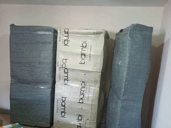 Streç film ve balonlu naylonla paketlenmiş eşyalar — Suatoğlu Nakliyat